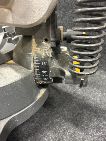 1465354-10 Kap- & gersåg Dewalt DCS777