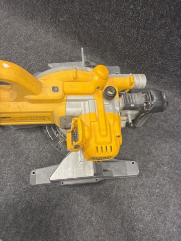 1465355-12 Miter saw Dewalt DCS777