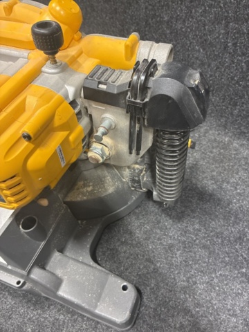 1465355-13 Miter saw Dewalt DCS777