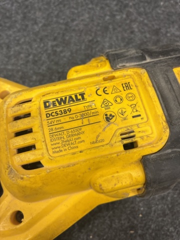 1465356-7 Tigersåg DeWalt DCS389