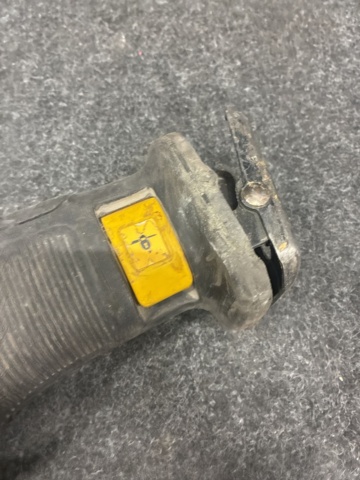 1465356-8 Tigersåg DeWalt DCS389