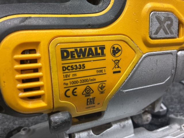 1465358-4 Sticksåg Dewalt DCS335