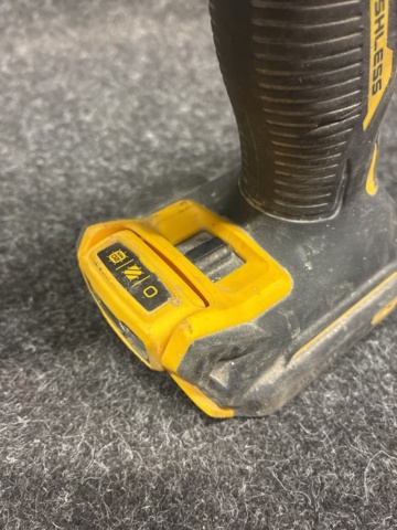 1465359-2 Slagborrmaskin Dewalt DCD805