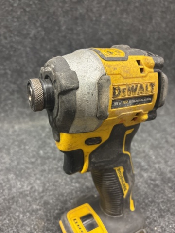 1465360-4 Slagskruvdragare DeWalt DCF850