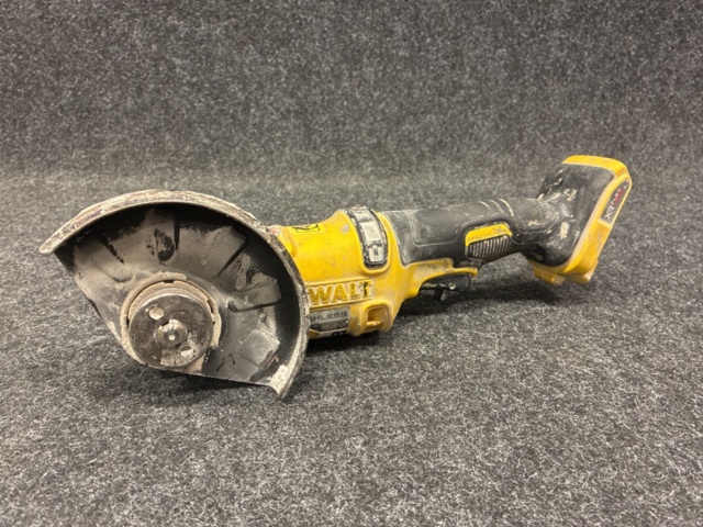 1465363-1 Vinkelslip DeWalt DCG418