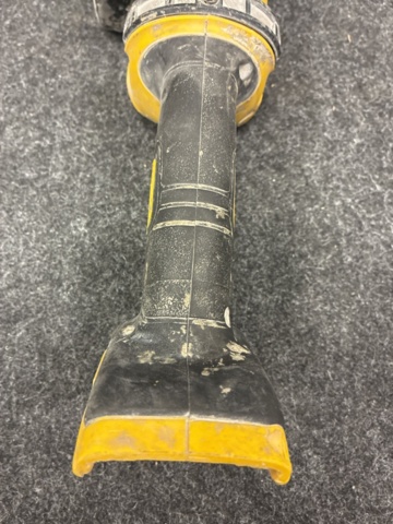 1465363-4 Vinkelslip DeWalt DCG418