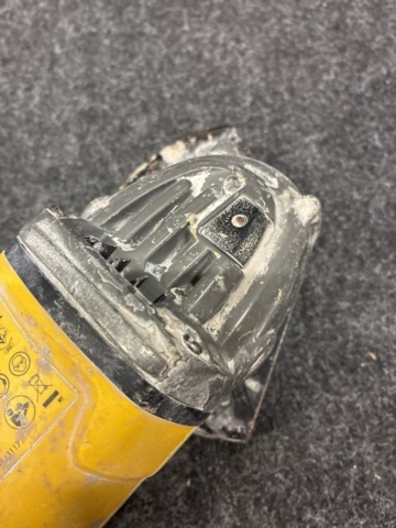 1465363-9 Vinkelslip DeWalt DCG418