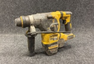 1465367 Hammer drill Dewalt DCH333