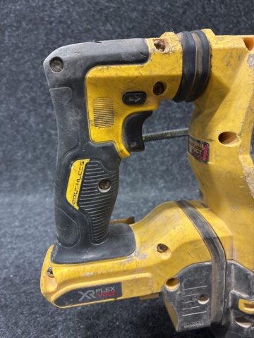 1465367-8 Hammer drill Dewalt DCH333