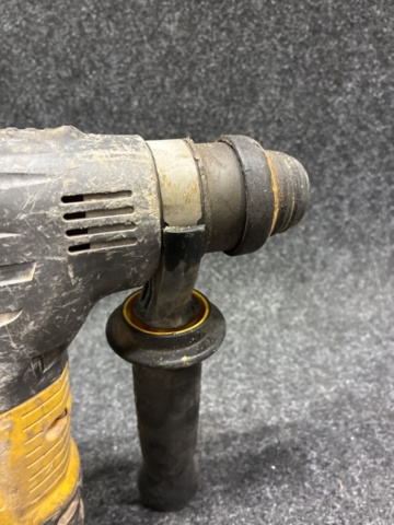 1465367-9 Hammer drill Dewalt DCH333