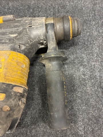 1465367-11 Hammer drill Dewalt DCH333
