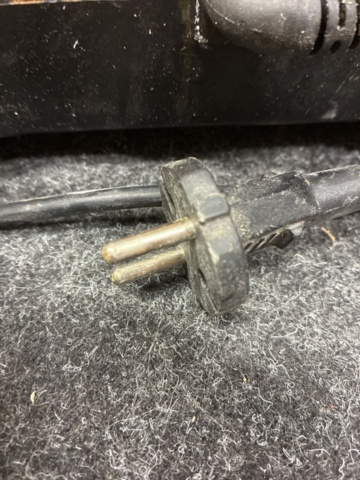 1465376-8 Quick charger DeWalt DCB104