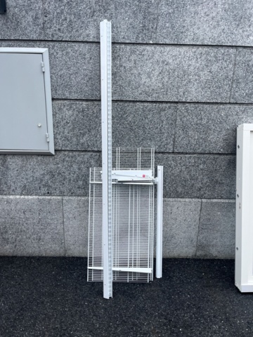 1421670-1 Väggsystem med 4 hyllor