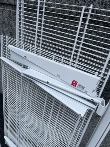 1421670-2 Väggsystem med 4 hyllor