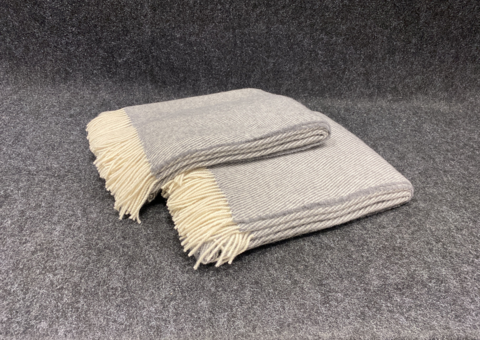 Image representing the auction - Sale of wool blankets