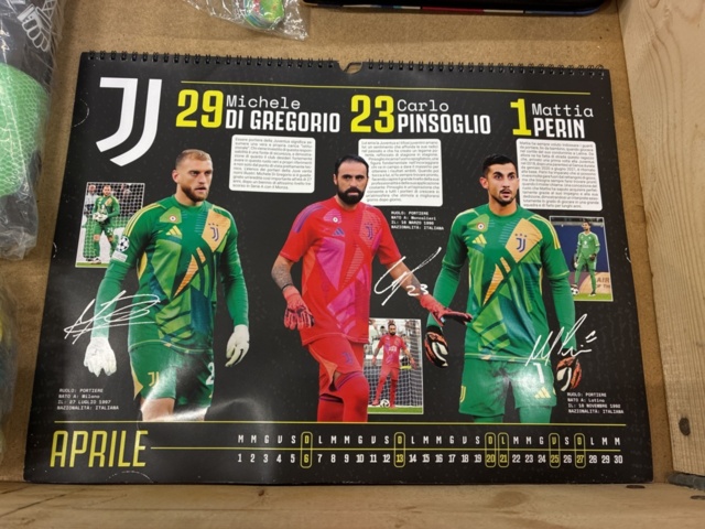 1466001-2 Assortment of children's toys