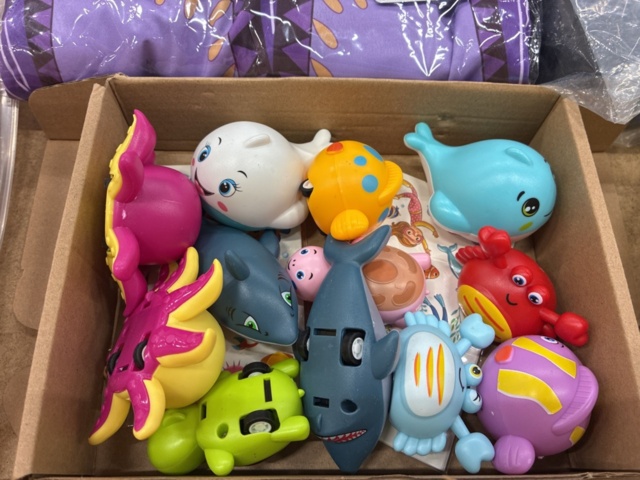 1466001-11 Assortment of children's toys