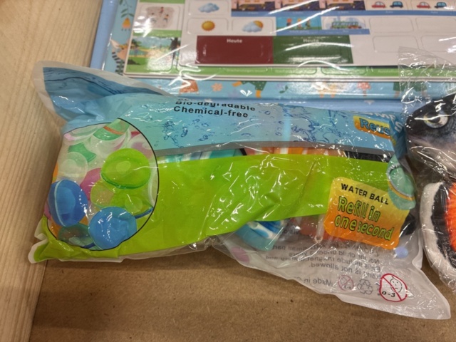 1466001-15 Assortment of children's toys