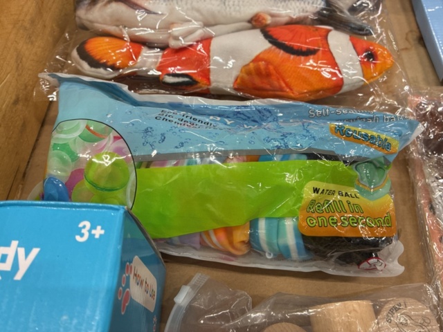 1466002-14 Sortiment med barnleksaker