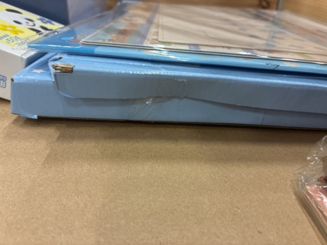 1466003-5 Assortment of children's toys