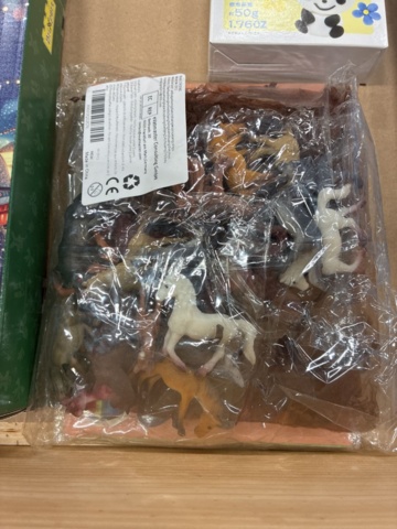 1466003-9 Assortment of children's toys