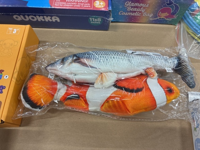 1466003-14 Assortment of children's toys