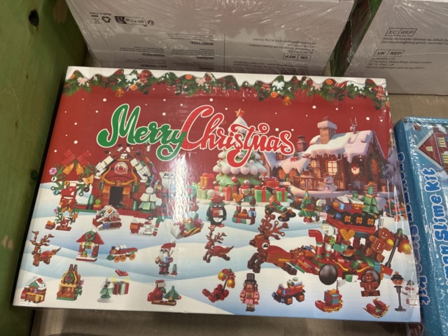 1466005-17 Sortiment med barnleksaker