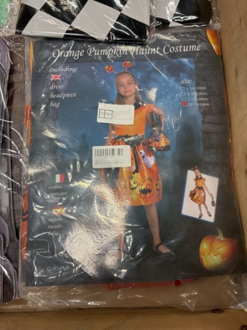 1466006-2 Assortment of party products