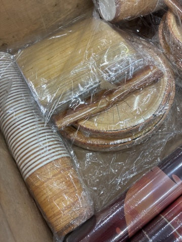 1466006-13 Assortment of party products