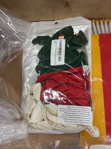 1466006-16 Assortment of party products