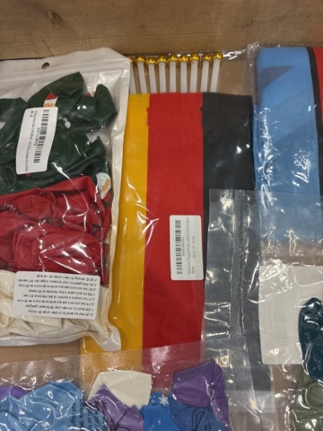 1466006-17 Assortment of party products