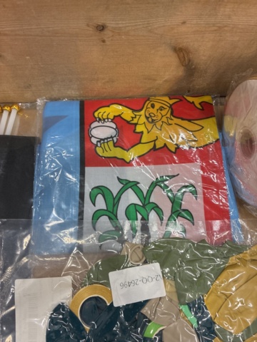 1466006-19 Assortment of party products