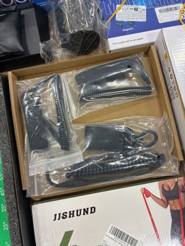 1466013-4 Home furnishing assortment