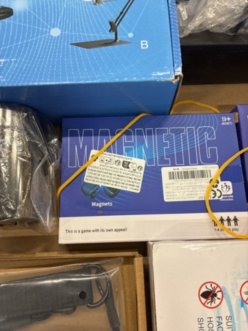 1466013-7 Home furnishing assortment