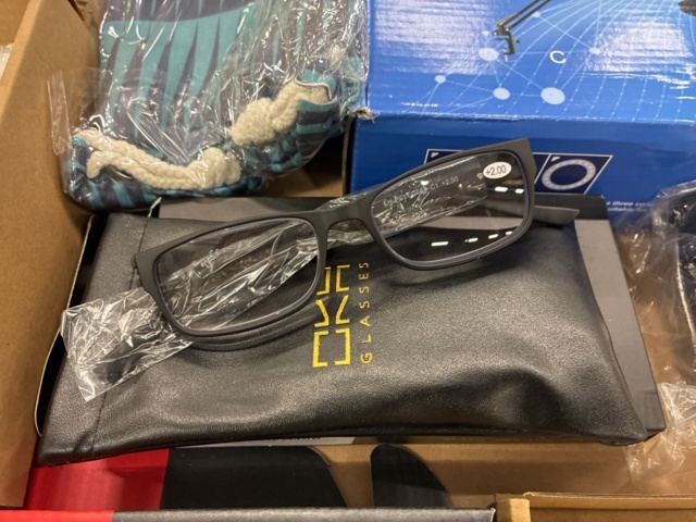 1466013-10 Home furnishing assortment