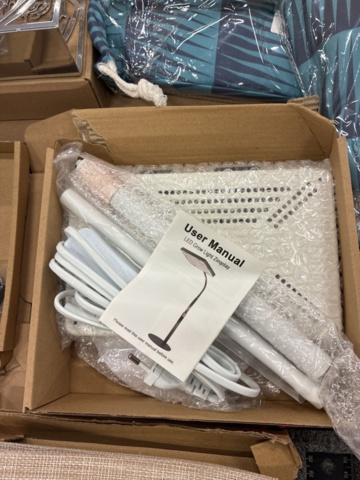 1466013-17 Home furnishing assortment