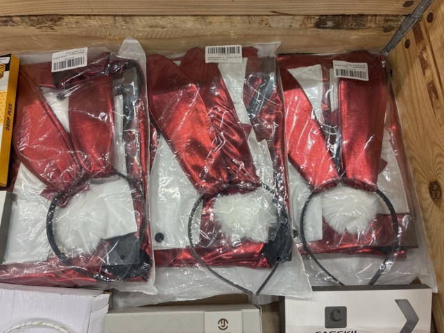 1466015-2 Home furnishing assortment