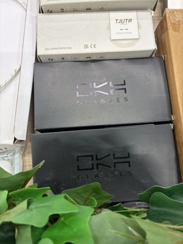 1466015-8 Home furnishing assortment