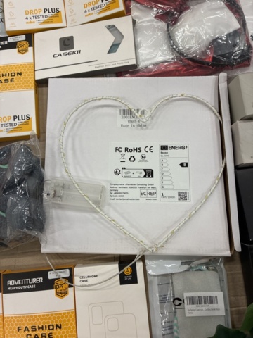 1466015-9 Home furnishing assortment