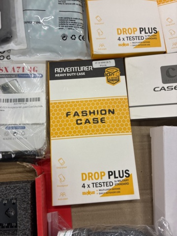 1466015-22 Home furnishing assortment