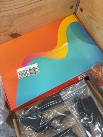 1466016-2 Home furnishing assortment