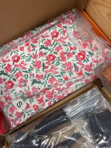 1466016-3 Home furnishing assortment