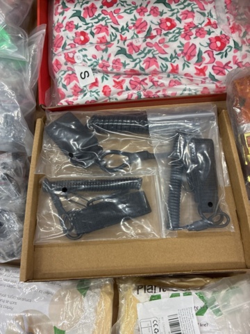 1466016-5 Home furnishing assortment