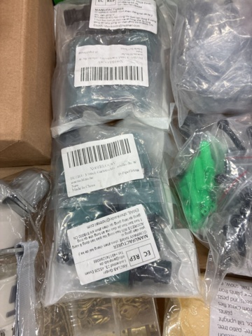 1466016-15 Home furnishing assortment