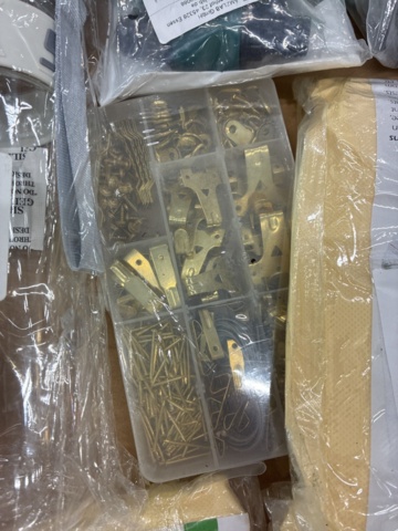 1466016-16 Home furnishing assortment