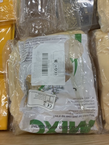 1466016-17 Home furnishing assortment