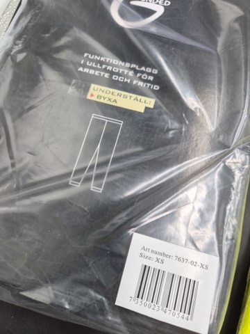 1407608-4 Work clothes, 9 pieces – high-visibility t-shirt, base layer trousers, sizes XS–S