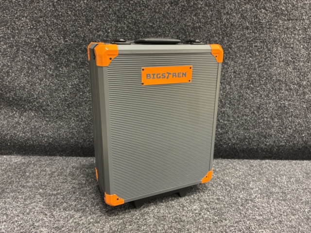 1465935-2 Verktygset med 1000 delar i verktygsväska med hjul