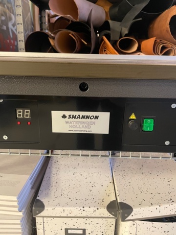 1421692-3 Värmemaskin Shannon Wateringen HRT55  Plastbockningsmaskin