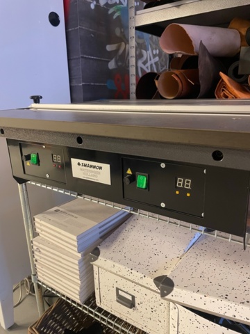 1421692-4 Värmemaskin Shannon Wateringen HRT55  Plastbockningsmaskin